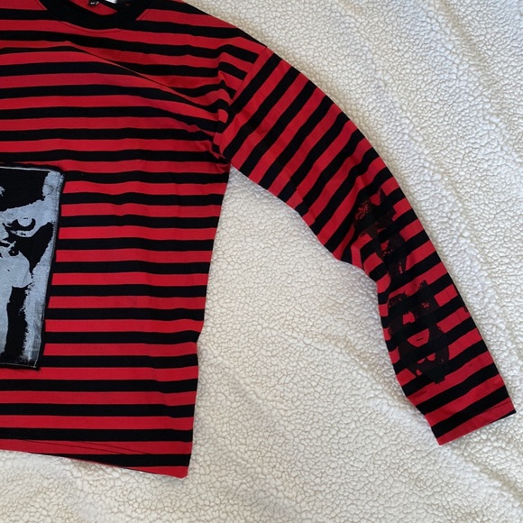 No name brand long sleeved shirt with detailed prints - Picture 5 of 6